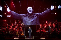 luciano-pavarotti-10th-anniversary-concert-3.jpg